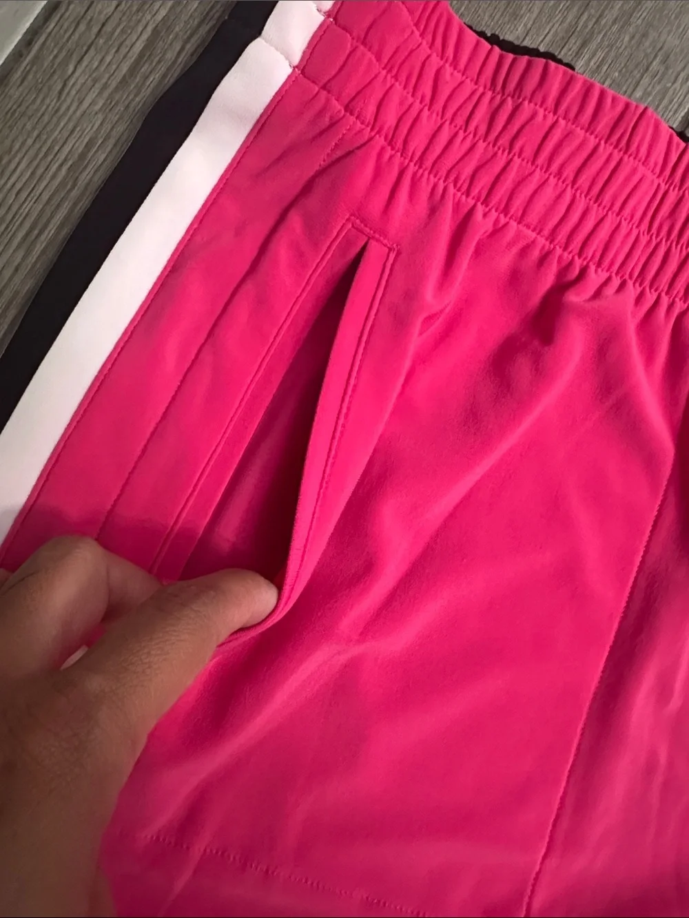 Norma Kamali Pink Black Shorts Side Stripe Stretchy Comfy Womens‎ Large